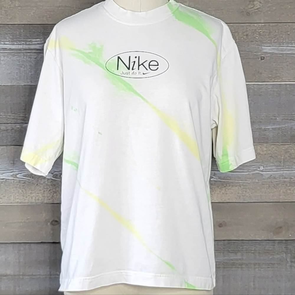 The Nike Tee Women's Sportswear Boxy T-Shirt